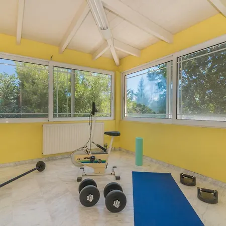 Fos Villa